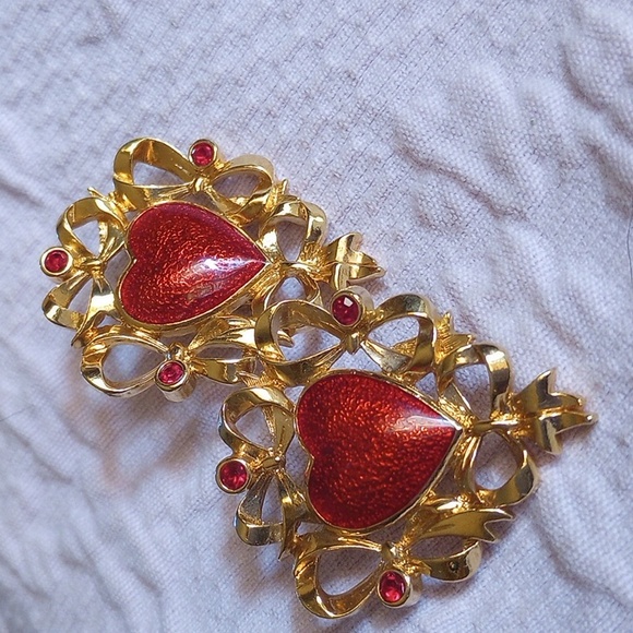 Vintage Avon enamel red heart and scroll bows ❤️ earrings gold tone clip on - Picture 2 of 4